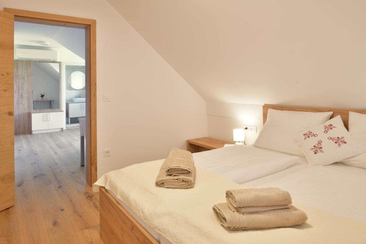 Farm Stay Jarc Vineyard Svečina エクステリア 写真